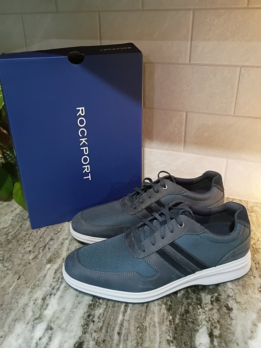 Rockport Men's Navy Gray Athletic Sneakers